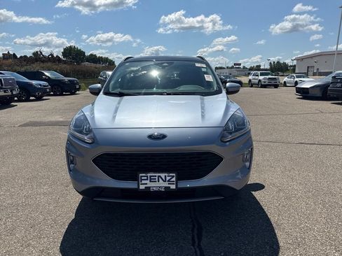 Used 2022 Ford Escape SEL w/ Equipment Group 302A AWD/4WD image 2