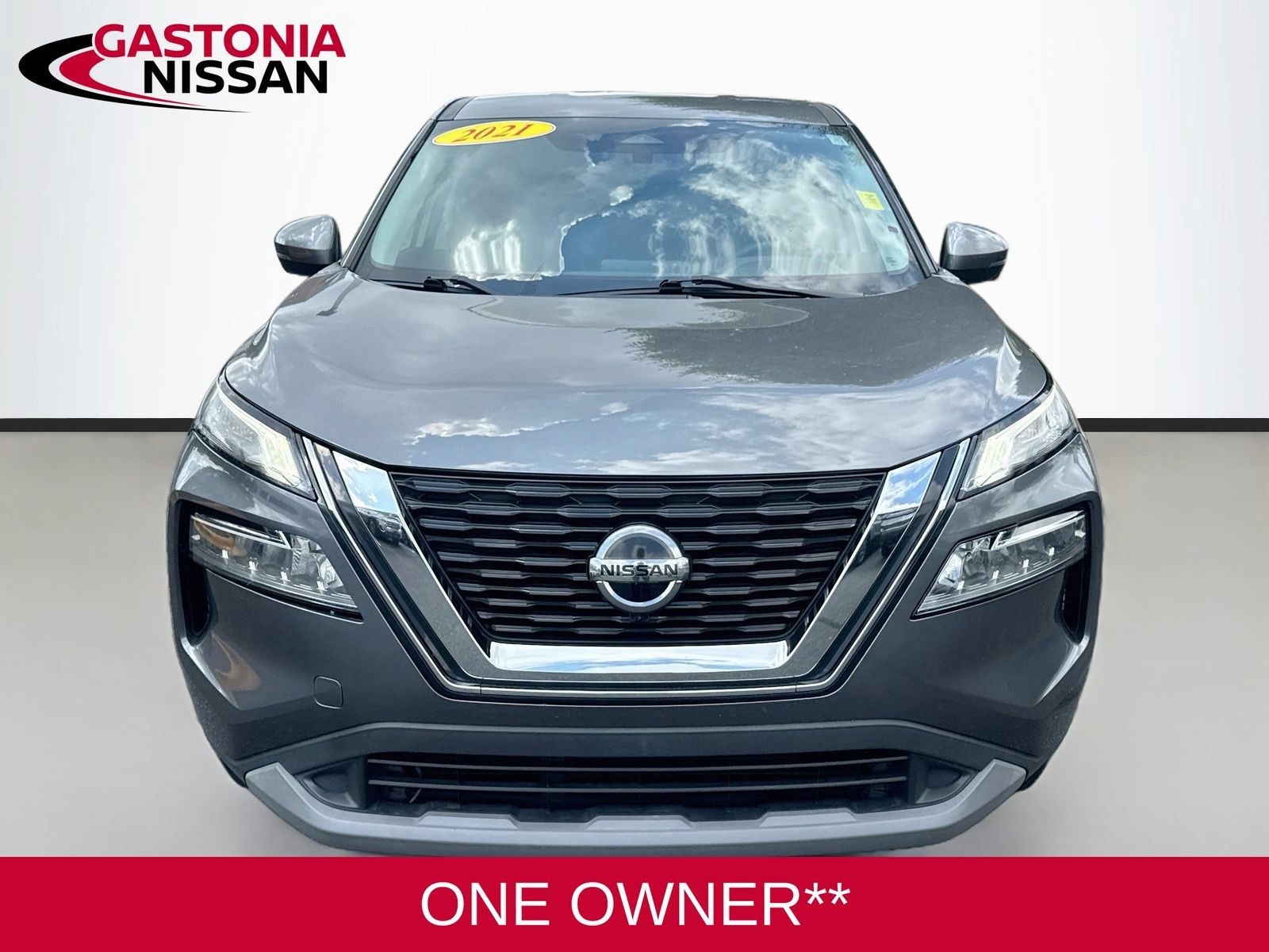 Used 2021 Nissan Rogue SV FWD image 2