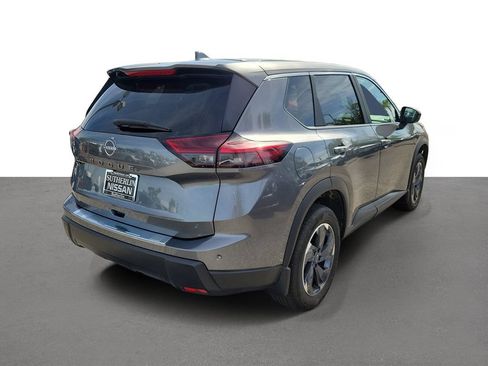 Certified 2026 Nissan Rogue SV FWD image 3