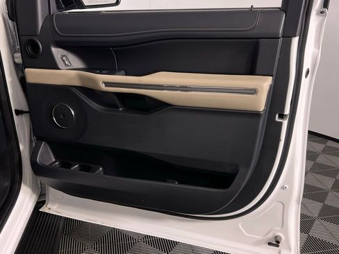 Used 2024 Ford Expedition Max XLT image 32