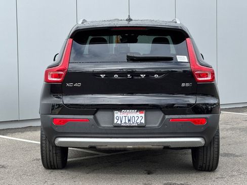 Used 2025 Volvo XC40 B5 Core w/ Protection Package Premier image 4