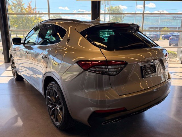 Used 2022 Maserati Levante Modena AWD/4WD image 3
