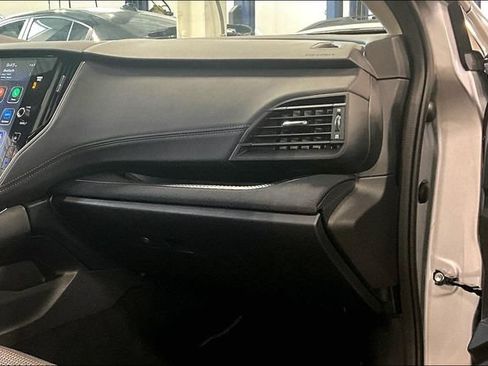 Used 2025 Subaru Outback Premium AWD/4WD image 16