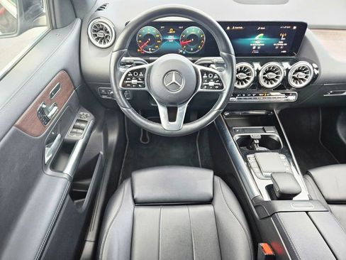 Used 2022 Mercedes-Benz GLA 250 4MATIC image 10