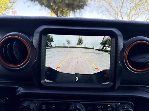 Used 2021 Jeep Gladiator Mojave AWD/4WD image 26