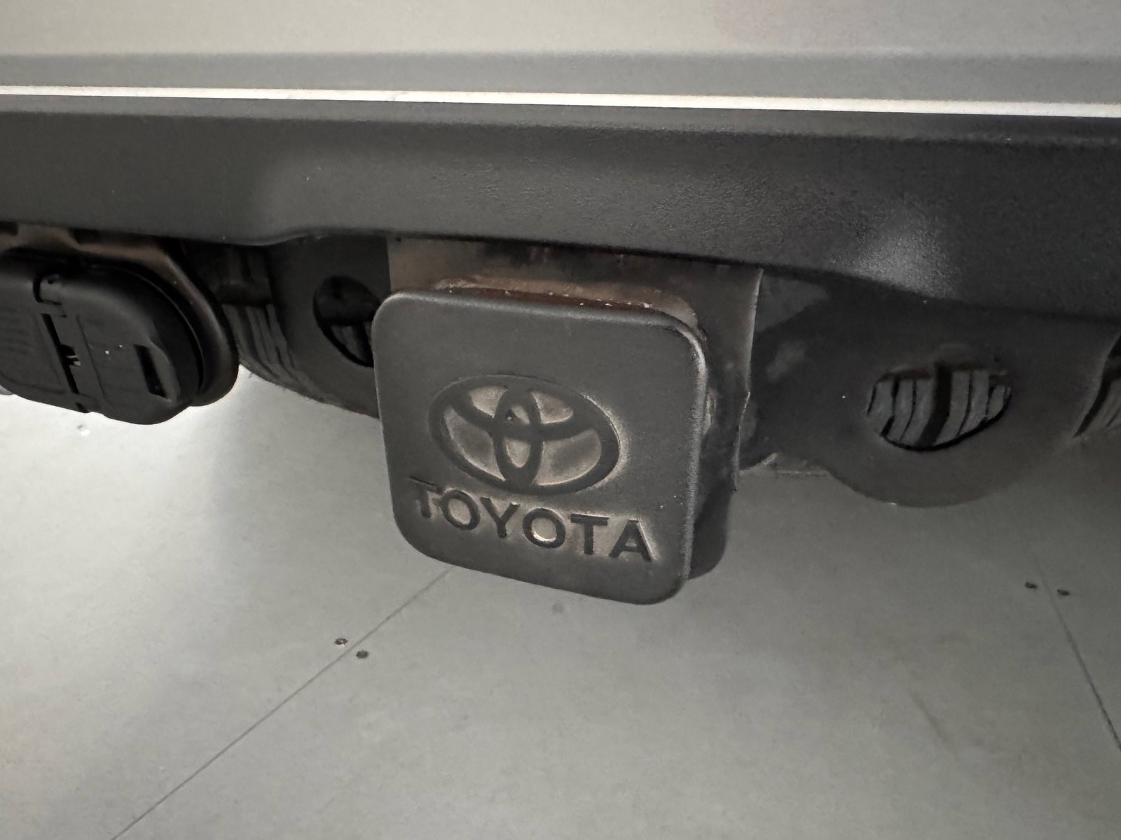 Used 2014 Toyota Sequoia SR5 w/ Premium Package AWD/4WD image 11