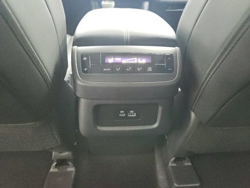 Used 2025 Nissan Pathfinder SL AWD/4WD image 35