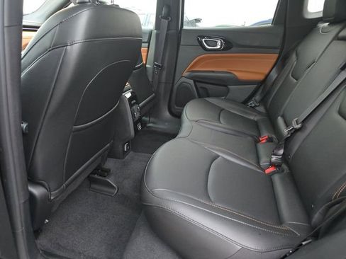 Used 2024 Jeep Compass Limited AWD/4WD image 9