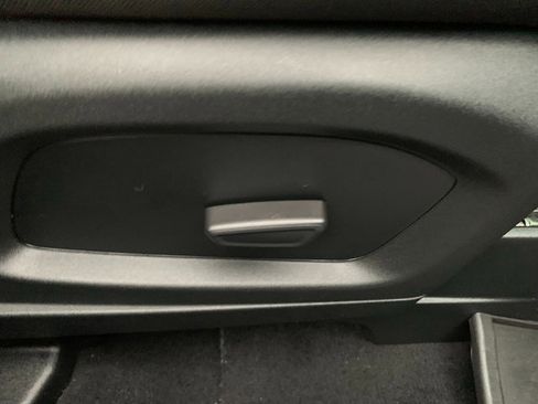 Used 2022 Ford Explorer XLT w/ Class IV Trailer Tow Package image 12