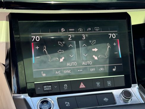 Used 2021 Audi e-tron Premium image 28