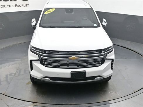 Used 2023 Chevrolet Suburban Premier image 59