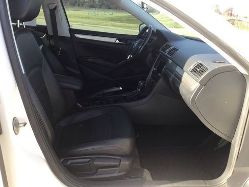 Used 2015 Volkswagen Passat 1.8T Limited Edition image 37