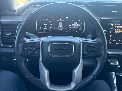Used 2022 GMC Sierra 1500 Denali AWD/4WD image 18
