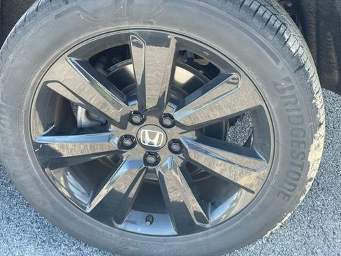 Used 2025 Honda Pilot Black Edition image 31