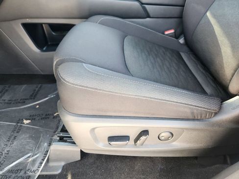 Used 2025 Nissan Pathfinder SV image 24