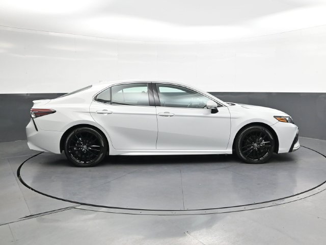 Used 2024 Toyota Camry XSE FWD image 3