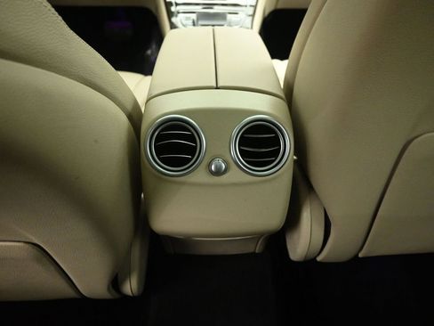 Used 2020 Mercedes-Benz GLC 300 4MATIC image 23