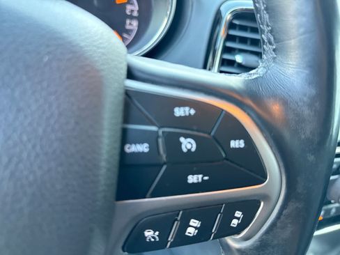 Used 2020 Jeep Grand Cherokee High Altitude AWD/4WD image 24