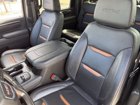 Used 2025 GMC Sierra 2500 AT4 w/ AT4 Premium Plus Package image 26