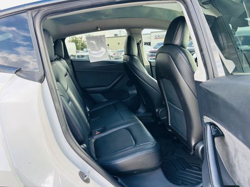 Used 2020 Tesla Model Y Long Range AWD/4WD image 33