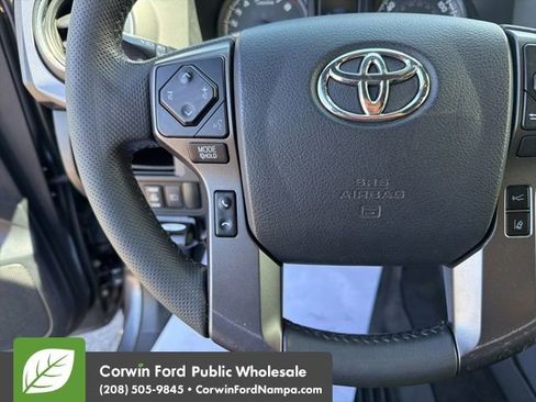 Used 2018 Toyota Tacoma TRD Off-Road AWD/4WD image 16