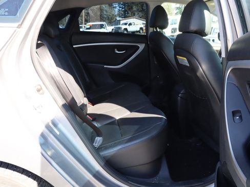 Used 2014 Hyundai Elantra GT w/ Option Group 03 image 9