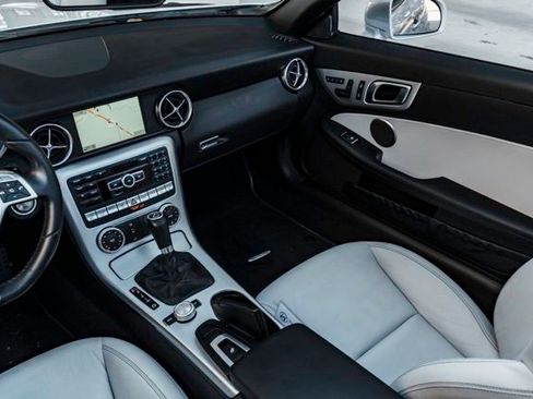 Used 2014 Mercedes-Benz SLK 350 image 26