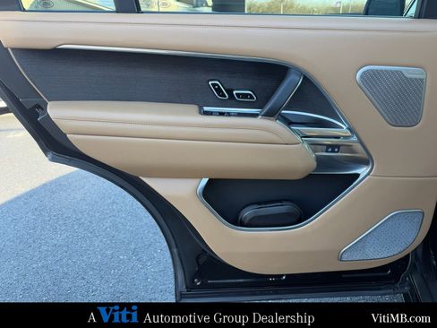 Used 2025 Land Rover Range Rover Long Wheelbase Autobiography image 20