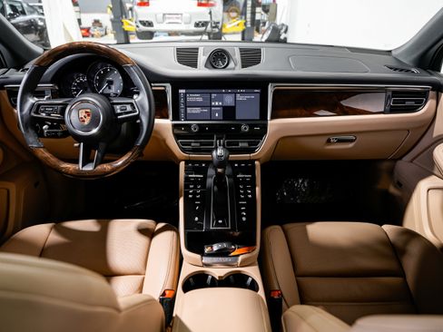 Used 2023 Porsche Macan S image 18