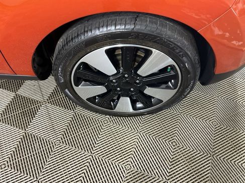 Used 2019 Kia Soul + FWD image 5