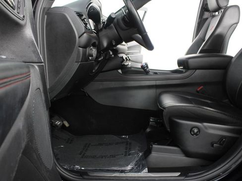 Used 2025 Dodge Durango GT AWD/4WD image 17