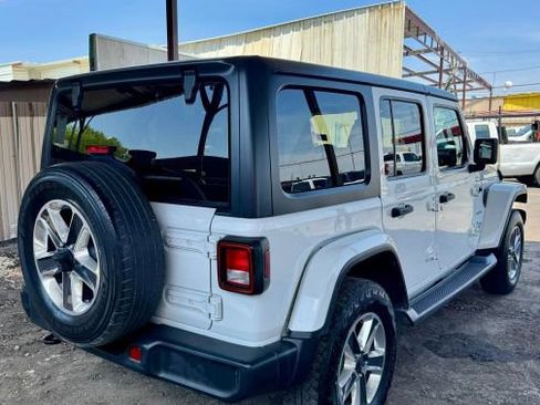Used 2019 Jeep Wrangler Unlimited Sahara image 11