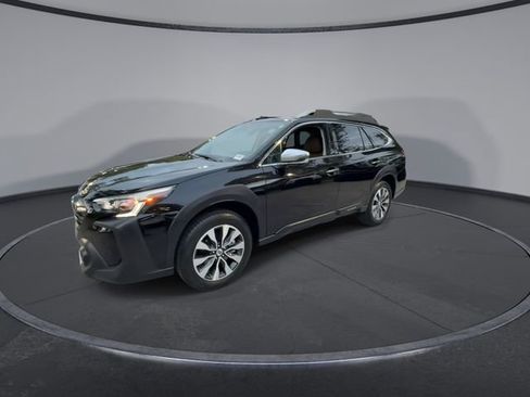 Certified 2025 Subaru Outback Touring AWD/4WD image 4