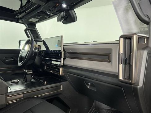 Used 2025 GMC Hummer EV 3X w/ LPO, Dark Essentials Package image 30