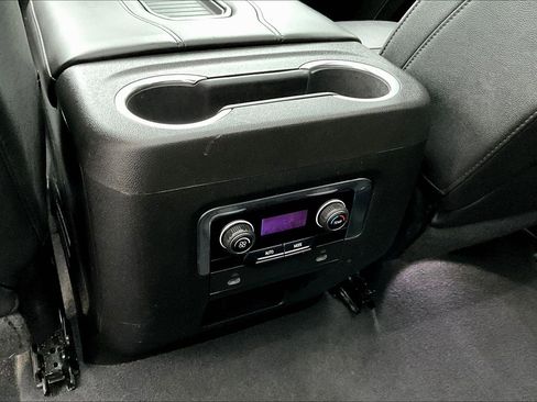 Used 2022 Chevrolet Suburban LT AWD/4WD image 10