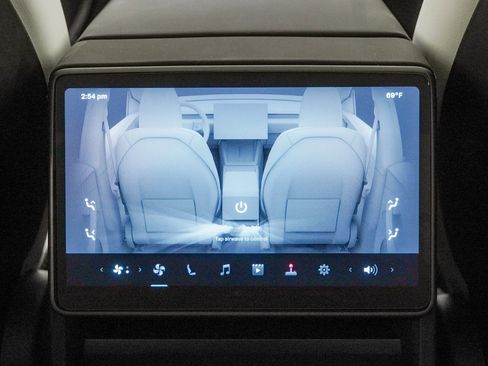 Used 2026 Tesla Model Y AWD image 45