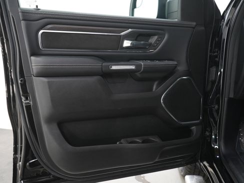 Used 2025 RAM 1500 Laramie image 19