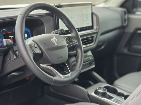 Used 2025 Ford Bronco Sport Badlands image 13