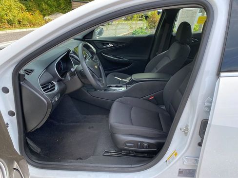 Used 2023 Chevrolet Malibu LS image 12