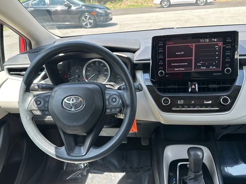 Used 2021 Toyota Corolla LE image 24