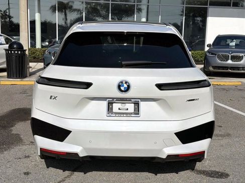Certified 2023 BMW iX xDrive50 w/ Premium Package AWD/4WD image 4
