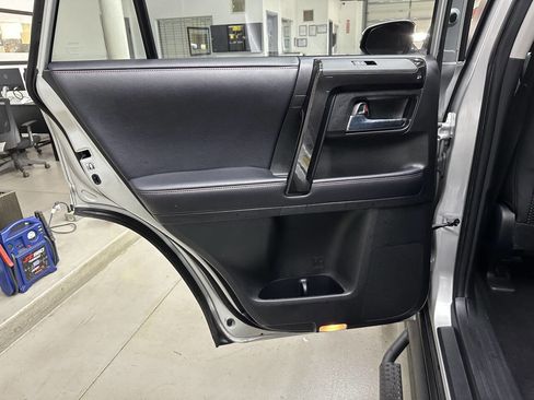 Used 2019 Toyota 4Runner TRD Off-Road Premium image 12