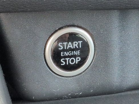 Used 2023 Nissan Rogue SV FWD image 28
