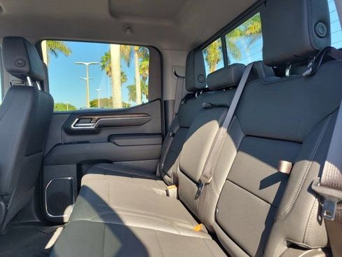 Used 2024 Chevrolet Silverado 1500 LT Trail Boss w/ Convenience Package II AWD/4WD image 18