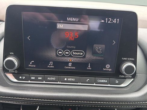 Used 2023 Nissan Rogue SV image 17