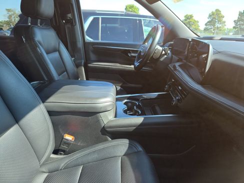 Used 2025 Chevrolet Tahoe LS RWD image 13