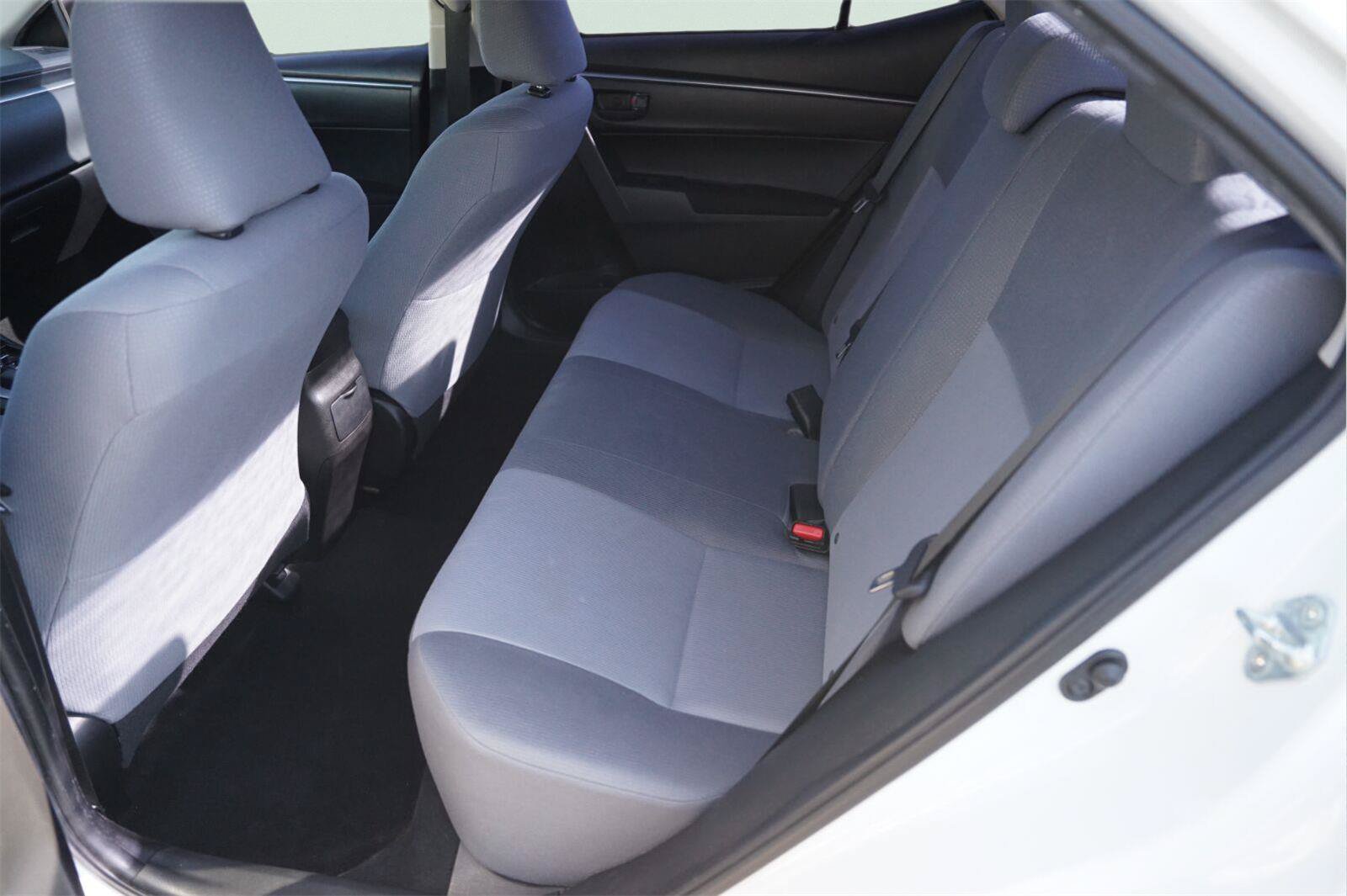 Used 2015 Toyota Corolla L FWD image 12