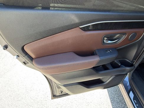Used 2025 Honda Pilot Elite image 21