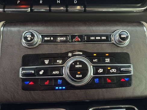 Used 2024 Lincoln Aviator Reserve w/ Equipment Group 201A AWD/4WD image 19