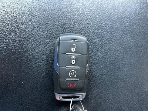Used 2019 RAM 1500 Big Horn AWD/4WD image 36